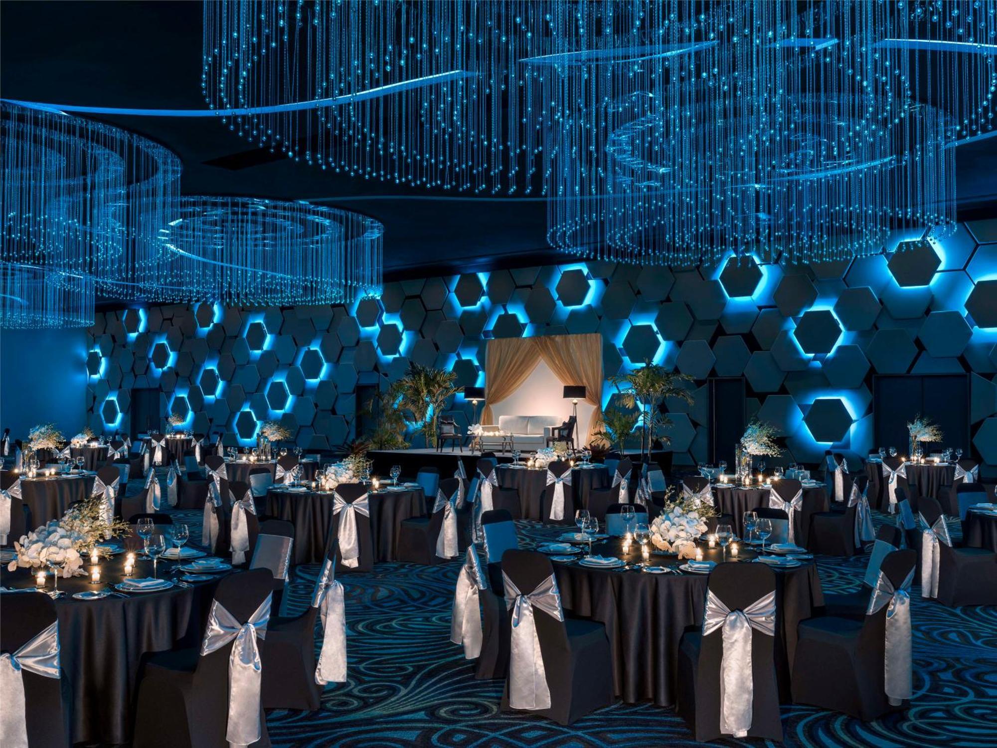 Dusit Thani Guam Resort Tumon Exterior photo