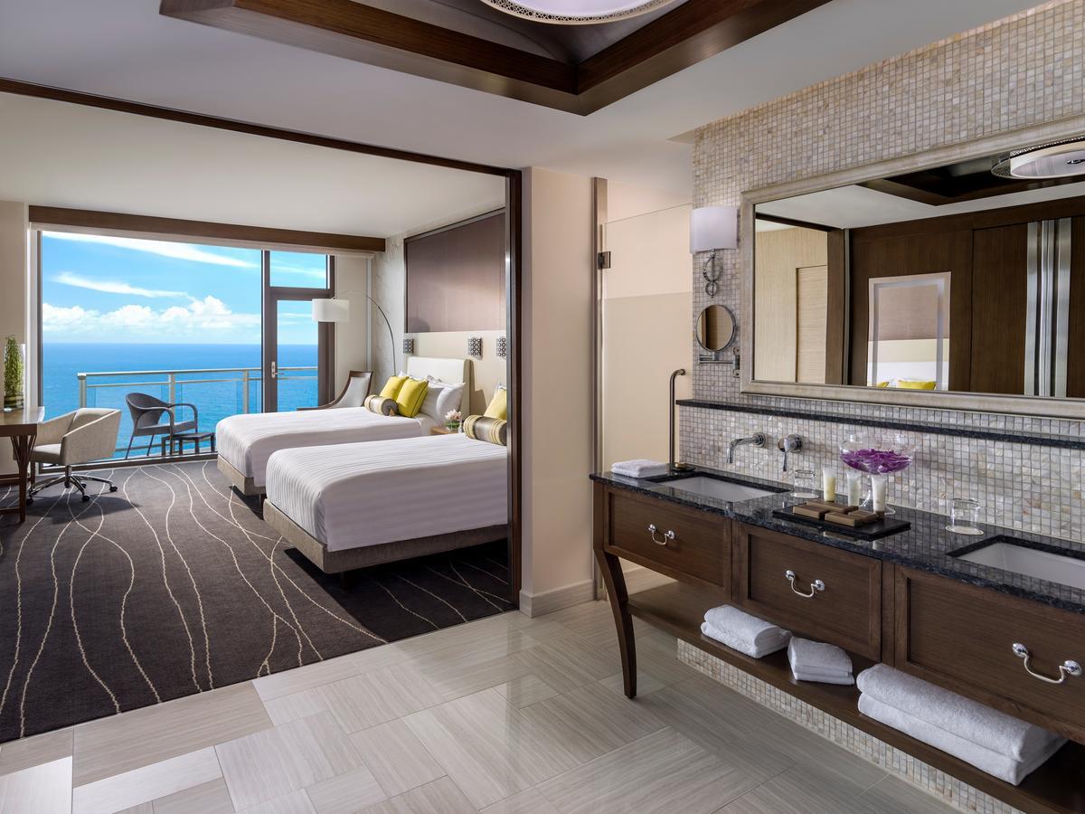 Dusit Thani Guam Resort Tumon Exterior photo